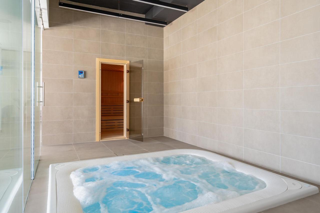 Cosy And Centrally Located Apartment In 埃斯特波纳 外观 照片